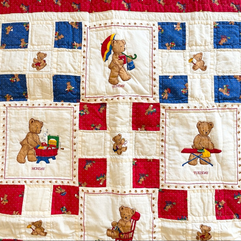 VTG Baby Crib / Youth Bed Quilt / Blanket / Days Of The Week / Teddy Bears